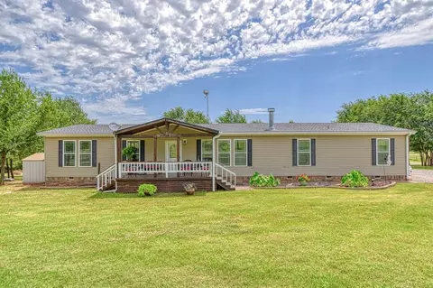 109 E Riddle Rd, Chickasha, OK 73018 photo 2