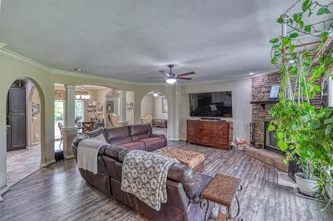 109 E Riddle Rd, Chickasha, OK 73018 photo 5