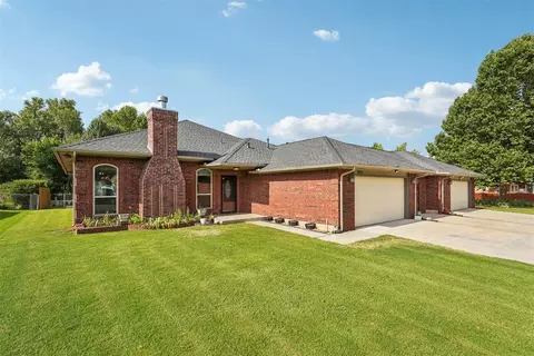 1624 E Twin Brook Ter, Mustang, OK 73064