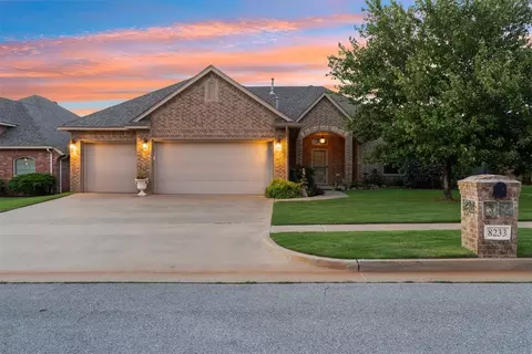 8233 NW 159th St, Edmond, OK 73013