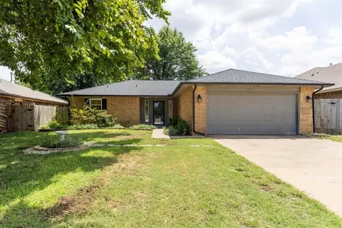 10412 NW 37th St, Yukon, OK 73099