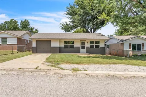 513 Franklin St, Jones, OK 73049