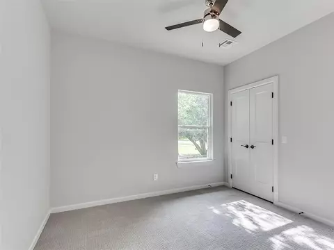 Bedroom - 103 W Pine St, Tuttle, OK 73089 photo 8 of 10