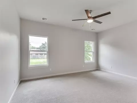 Bedroom - 103 W Pine St, Tuttle, OK 73089 photo 1 of 10