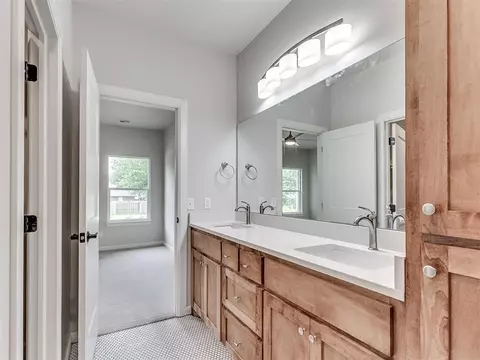 Bath - 103 W Pine St, Tuttle, OK 73089 photo 2 of 5
