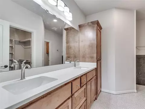 Bath - 103 W Pine St, Tuttle, OK 73089 photo 1 of 5