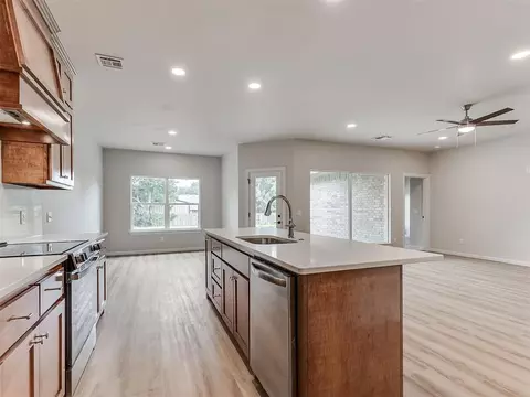 Kitchen - 103 W Pine St, Tuttle, OK 73089 photo 6 of 6