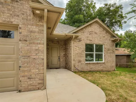 Exterior - 103 W Pine St, Tuttle, OK 73089 photo 1 of 3