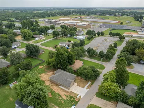 View/Area - 103 W Pine St, Tuttle, OK 73089 photo 4 of 4