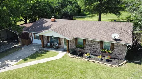 712 W Girard St, Okemah, OK 74859