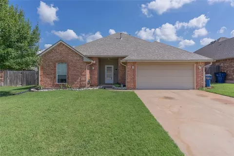 341 E Plantation Ter, Mustang, OK 73064