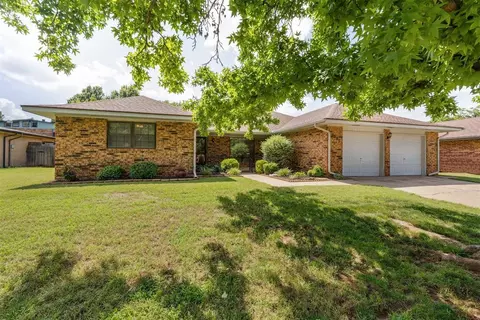6205 N Willowridge Dr, Oklahoma City, OK 73122