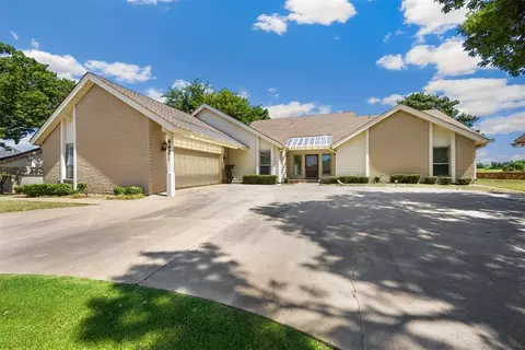 4421 Tamarisk Dr, Oklahoma City, OK 73120