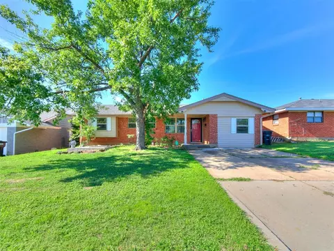 720 SW 1st St, Moore, OK 73160