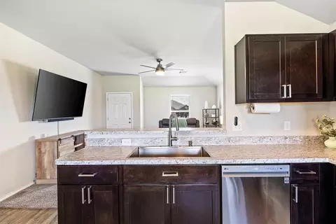521 Audrey Dr, Tuttle, OK 73089 photo 10