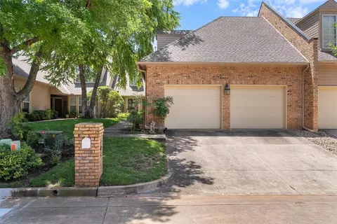 704 Aberdeen Rd, Edmond, OK 73025