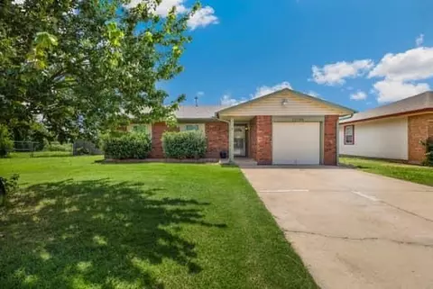 12304 Southgate Dr, Yukon, OK 73099