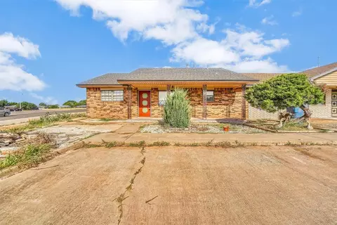 1501 Crestview Dr, Cordell, OK 73632