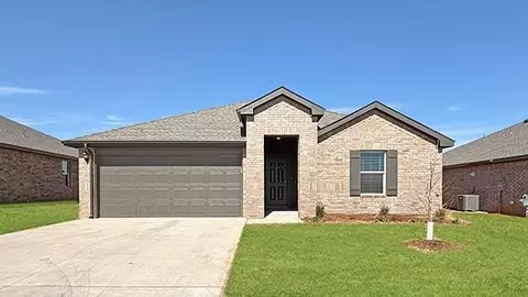 2512 Kathleens Xing, Yukon, OK 73099