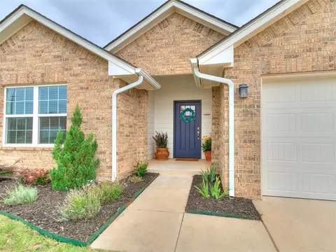 9441 NW 87th Pl, Yukon, OK 73099