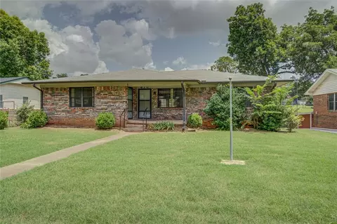610 N 6th St, Purcell, OK 73080