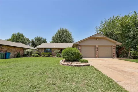 3313 Meadow Ln, Edmond, OK 73013