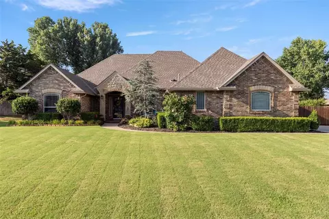 732 E Olivia Ter, Mustang, OK 73064
