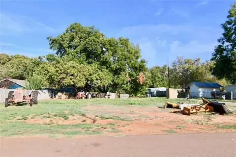 414 N Howard Ave, Elk City, OK 73644