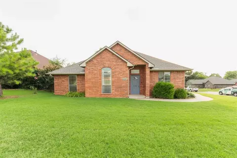 8609 Rambling Rd, Oklahoma City, OK 73132