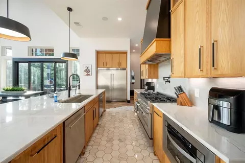 Kitchen - 136 Buttonwood Trl, Broken Bow, OK 74728 photo 2 of 3