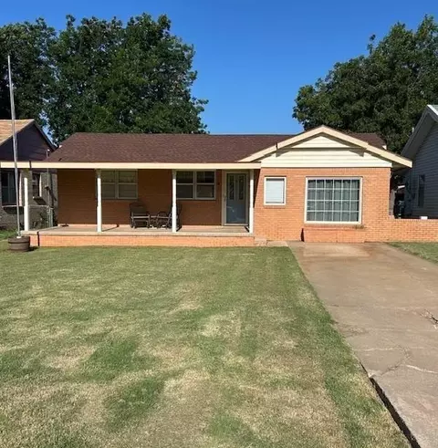 505 N Hill St, Hobart, OK 73651