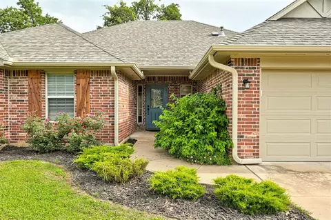 1061 Lost Oak Dr, Guthrie, OK 73044
