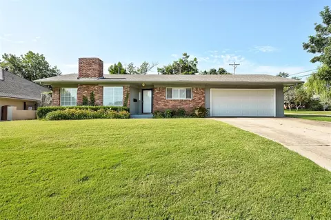 1224 Mulberry Ln, Nichols Hills, OK 73116
