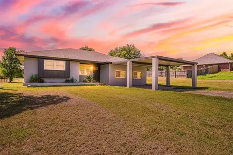 5201 Lakeview Dr, Harrah, OK 73045