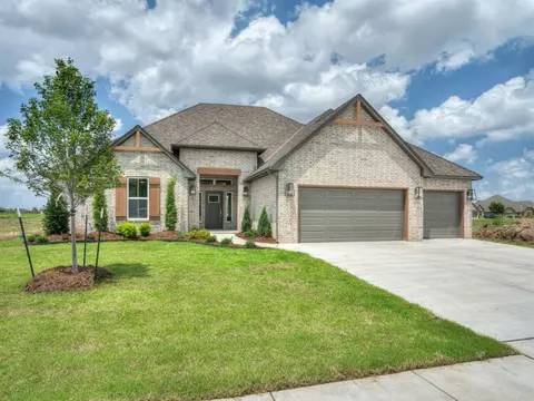 1925 SW 41st Ter, Moore, OK 73160 photo 2