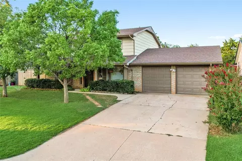 8900 Lakeaire Dr, Oklahoma City, OK 73132