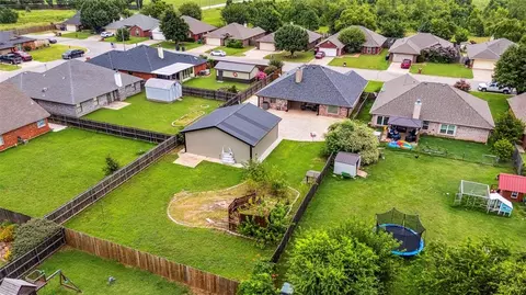 917 Westbury Ter, Yukon, OK 73099
