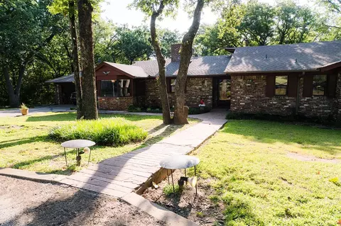 102 Twin Oaks, Pauls Valley, OK 73075