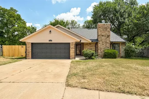 1724 Magnolia Ln, Edmond, OK 73013