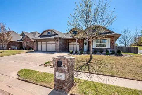 3900 Lakeshire Ridge Ct, Edmond, OK 73034