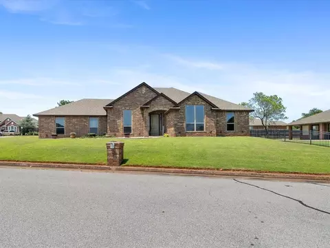 2225 Oakridge Dr, Purcell, OK 73080
