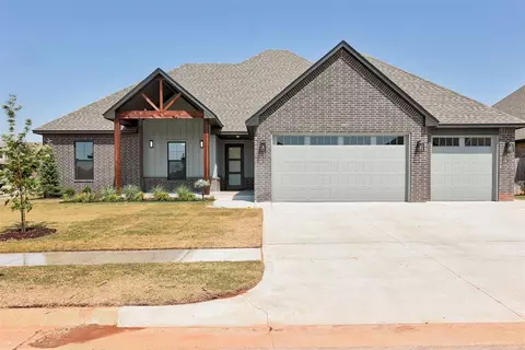 5700 Gold Stone Ct, Mustang, OK 73064