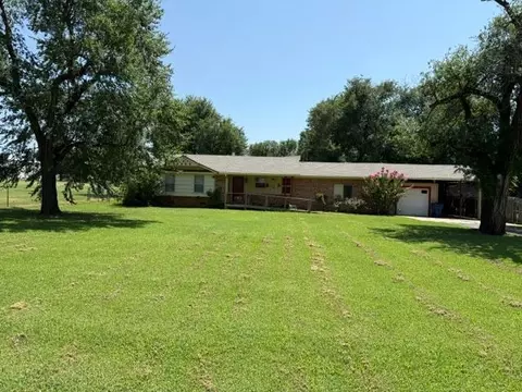 1740 E Lake Park Ln, Mustang, OK 73064
