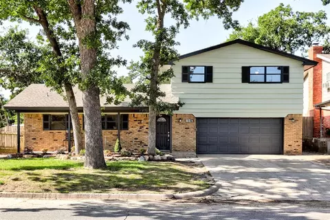 8104 NW 30th St, Bethany, OK 73008