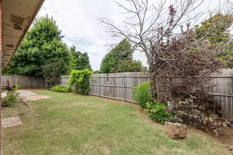 109 W End Ct, Tuttle, OK 73089 photo 23