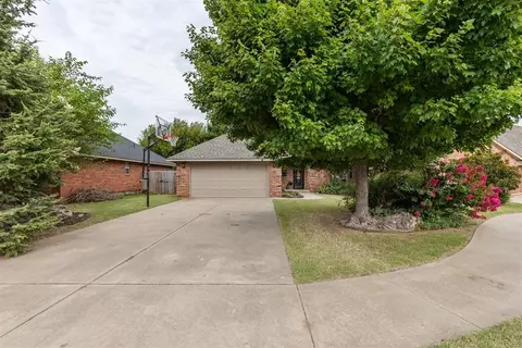 109 W End Ct, Tuttle, OK 73089 photo 2