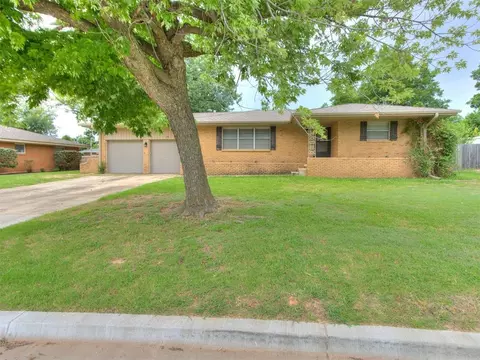 119 Thompson Dr, Moore, OK 73160 photo 3