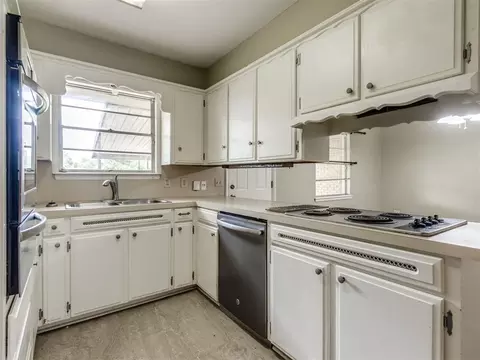 119 Thompson Dr, Moore, OK 73160 photo 8