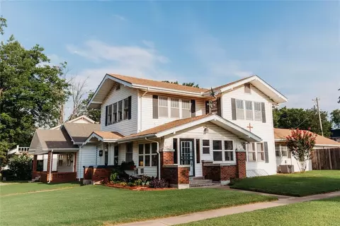 302 W 9th St, Chandler, OK 74834