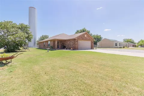 718 5th St, Elgin, OK 73538 photo 32